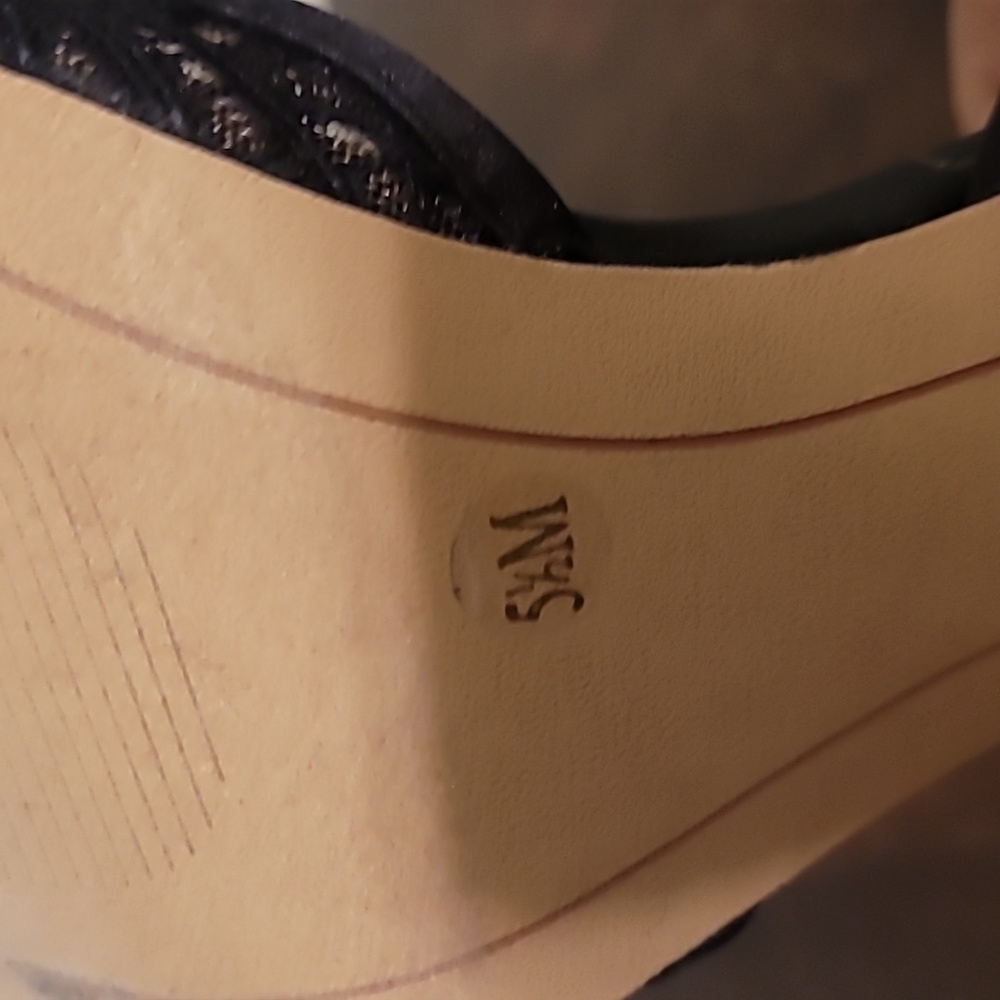 International Concept Black Lace stilettos - Picture 8 of 8